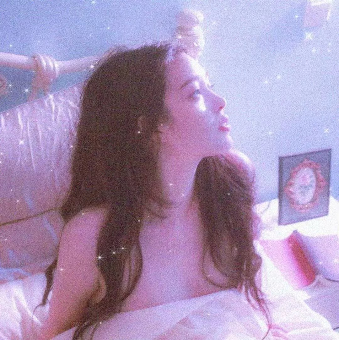 玉女撩春